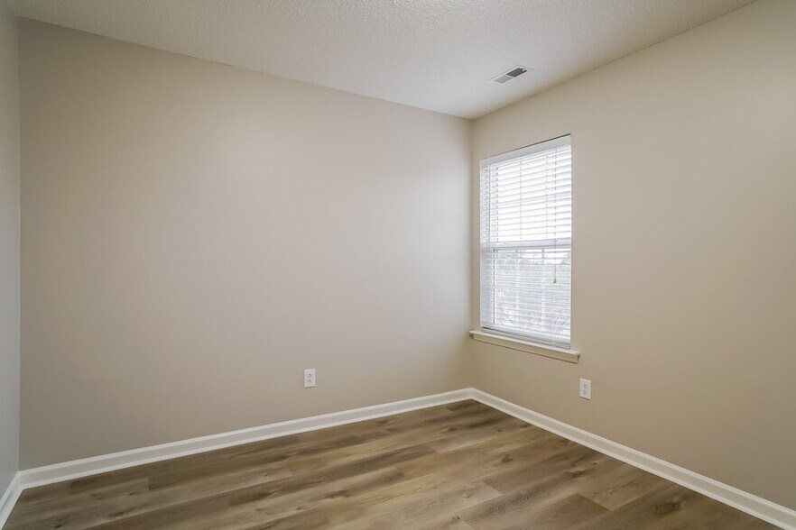 Building Photo - 7205 Brighton Hill Ln
