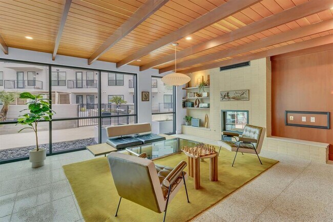 Building Photo - 1701 Simond Ave