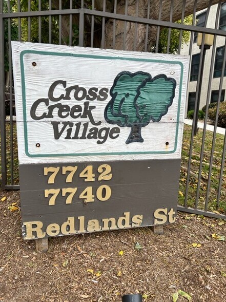 Complex - 7740 Redlands St