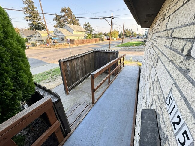 Building Photo - 5125 N Lidgerwood St