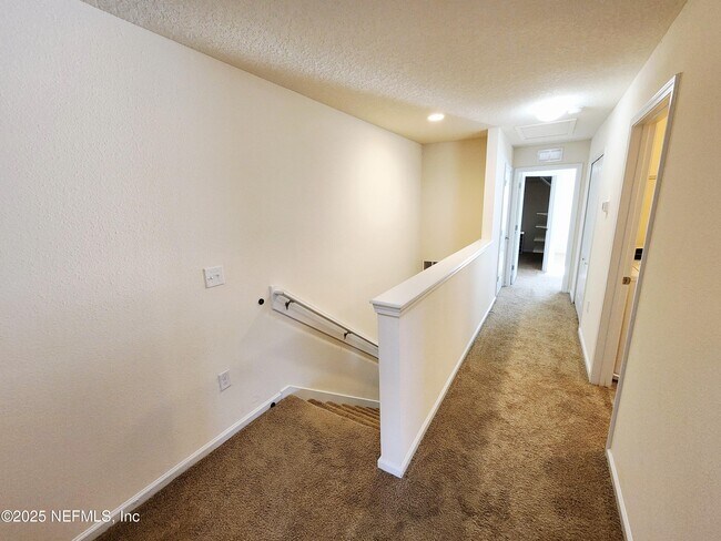 Building Photo - 99 Bush Pl