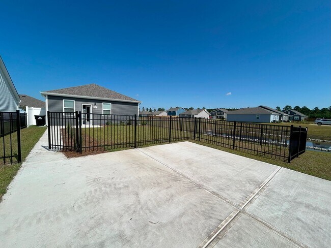 Building Photo - SPECIAL- 1 month free!! Brand new home wit...