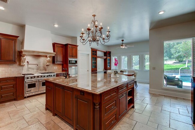 Building Photo - 4707 Mantle Dr