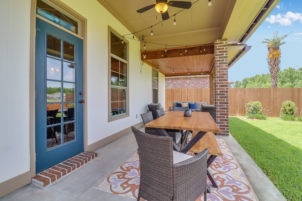 Building Photo - 222 Crenshaw Dr