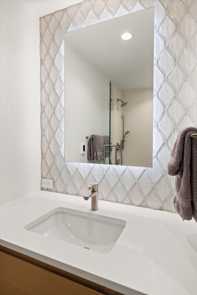 Building Photo - 447 E Cooper Ave