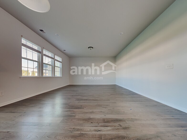 Building Photo - 139 Stagecoach Ave