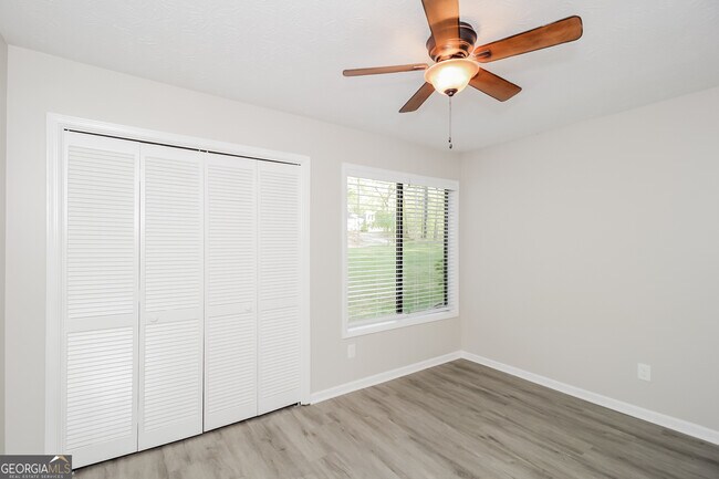 Building Photo - 3980 Rock Mill Pkwy