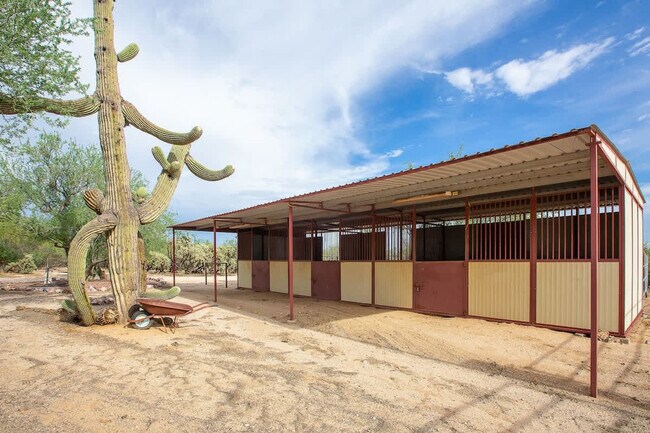 Building Photo - 4246 W Flying Diamond Dr