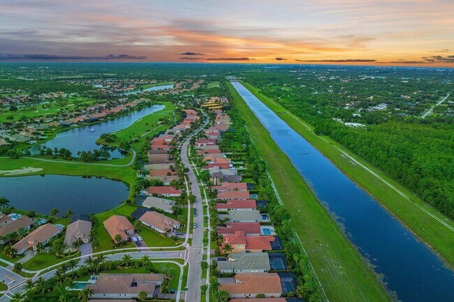 Building Photo - 236 Carina Dr