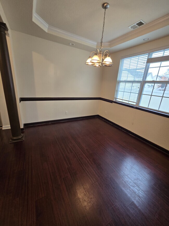 Building Photo - 2009 Breck Ave