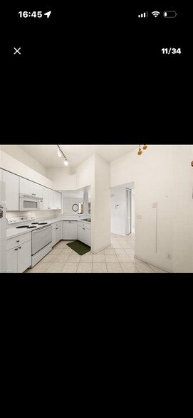 Building Photo - 1346 Mainsail Dr