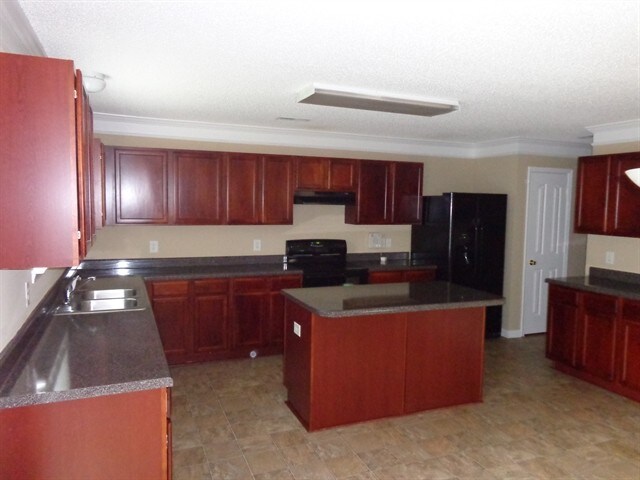 Building Photo - 13613 Coram Pl