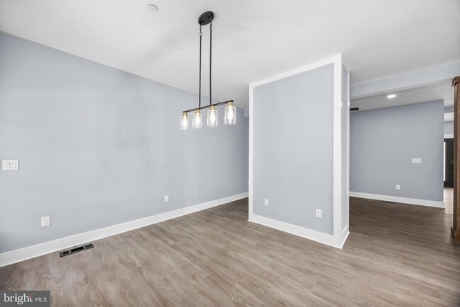 Building Photo - 5692 King Stuart Dr