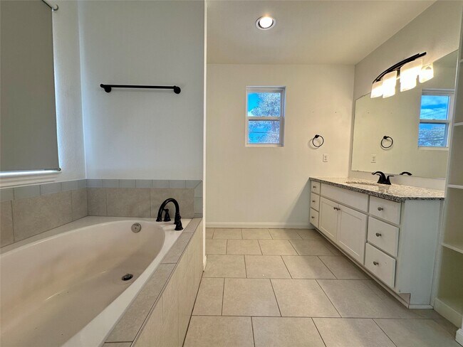 Building Photo - 4322 Chapman St