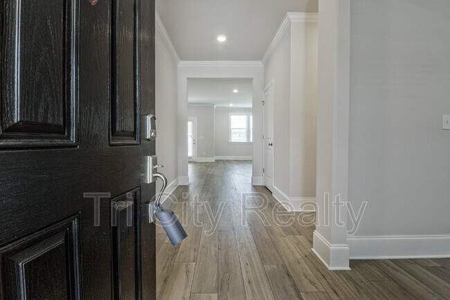 Building Photo - 602 Skye Ct
