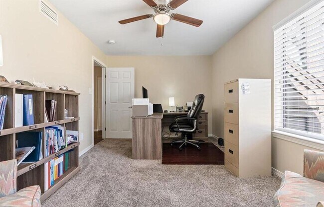Building Photo - 102 Cambrian Way