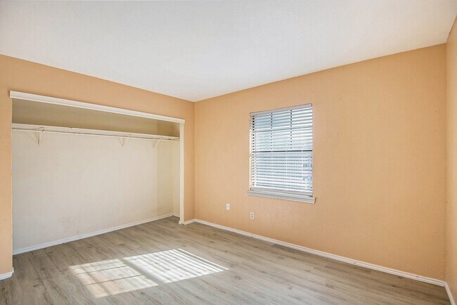 Building Photo - 6600 Brookhaven Ct