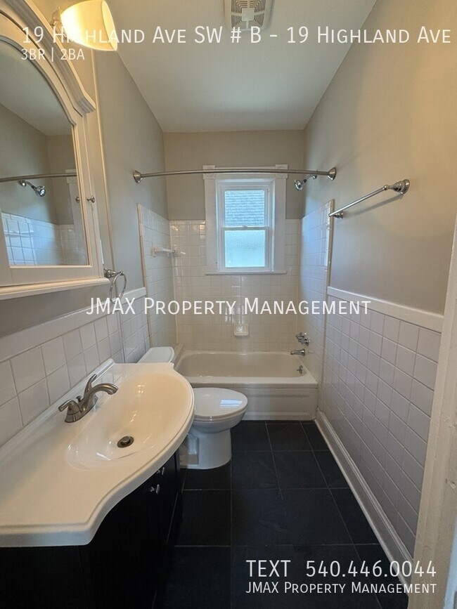 Building Photo - 19 Highland Ave SW