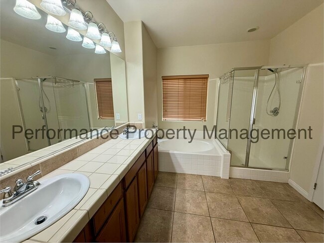 Building Photo - Stunning 4 Bed/2 Bath S Bakersfield Home w/ RBP & $0 Deposit Option