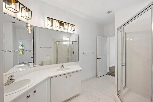 Building Photo - 16449 SW 84th Pl