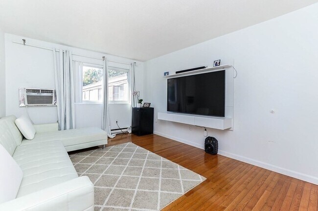 Building Photo - 15 Weld Street Unit 73