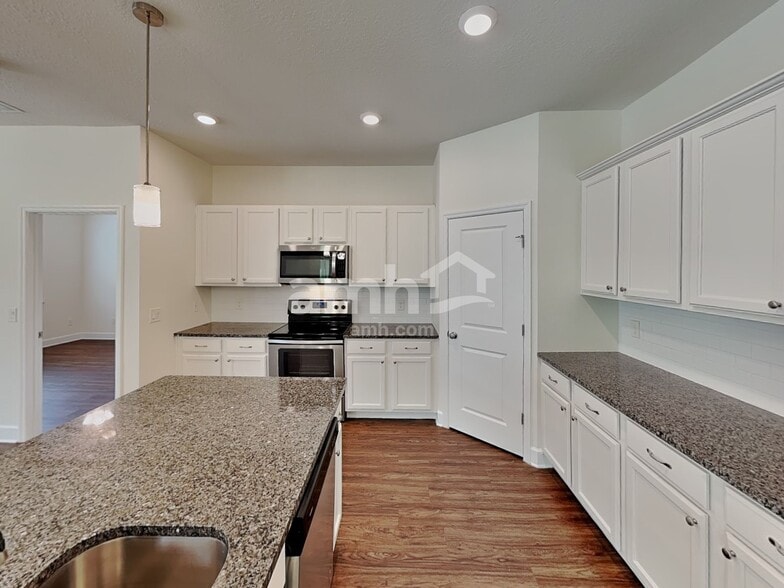 Building Photo - 233 Crestrun Loop