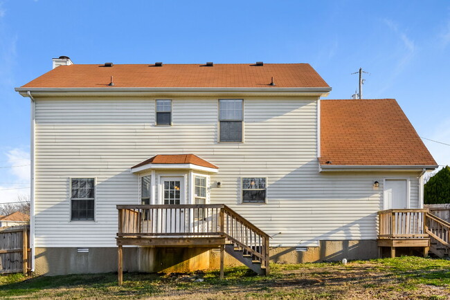 Building Photo - 605 Rocky Ridge Cir