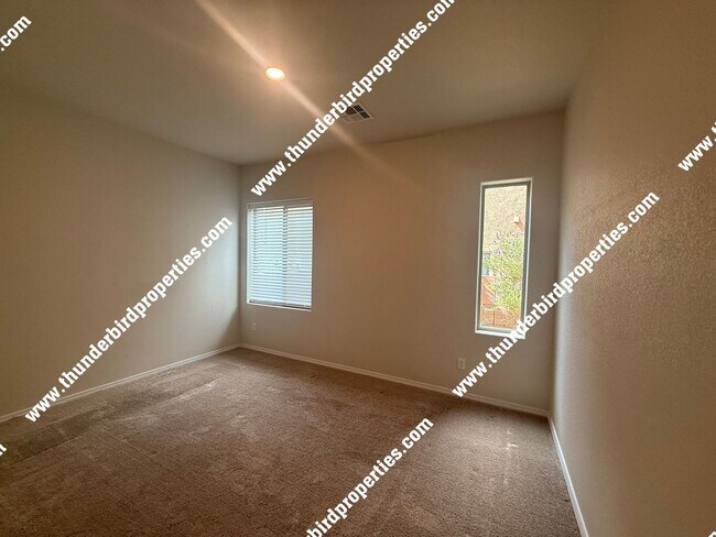 Building Photo - Beautiful 4 bedroom home near KAFB