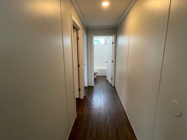 Building Photo - 37 Starling Hill Dr