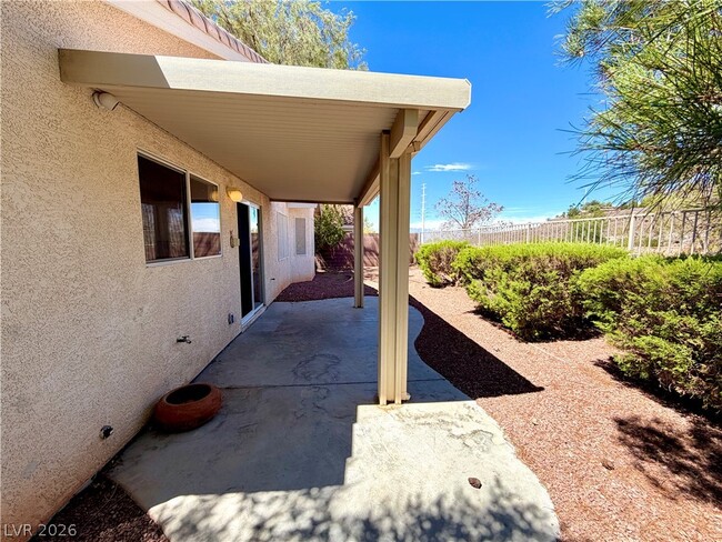 Building Photo - 2278 Chestnut Ranch Ave