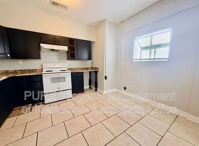 Building Photo - 417 North St