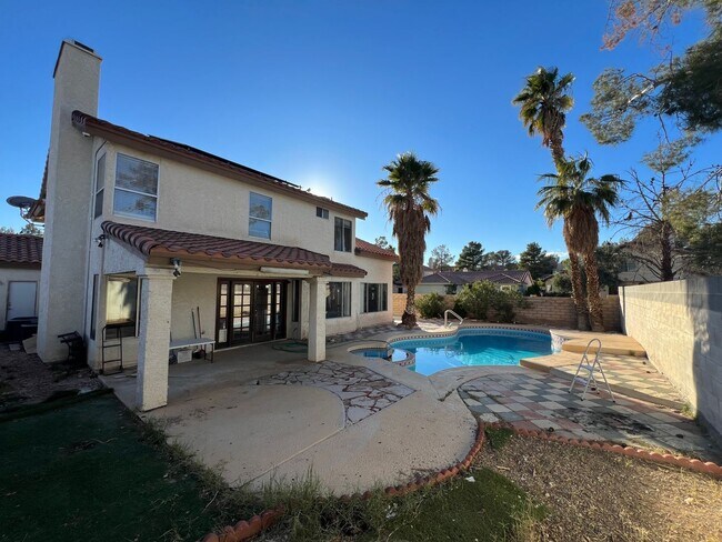 Building Photo - 4BD/3BA HOME IN SPRING VALLEY W/ SOLAR, POOL & SPA!