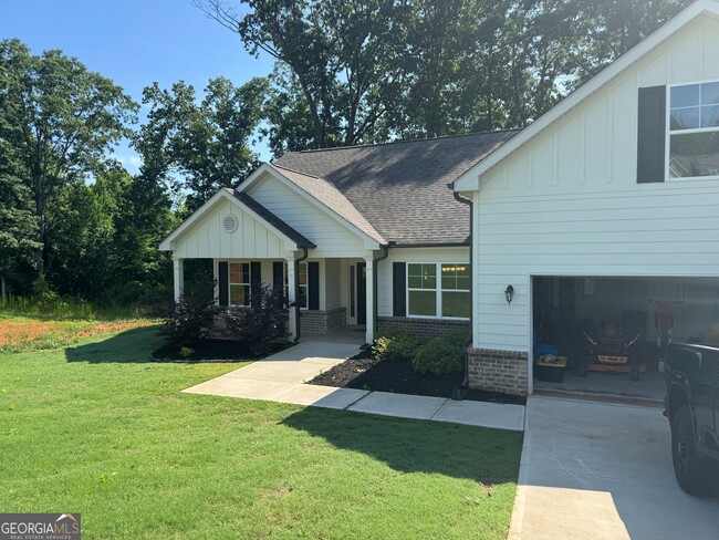 Building Photo - 892 Belmont Park Dr