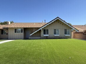 Building Photo - 1105 E Ave J 4