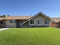 Building Photo - 1105 E Ave J 4