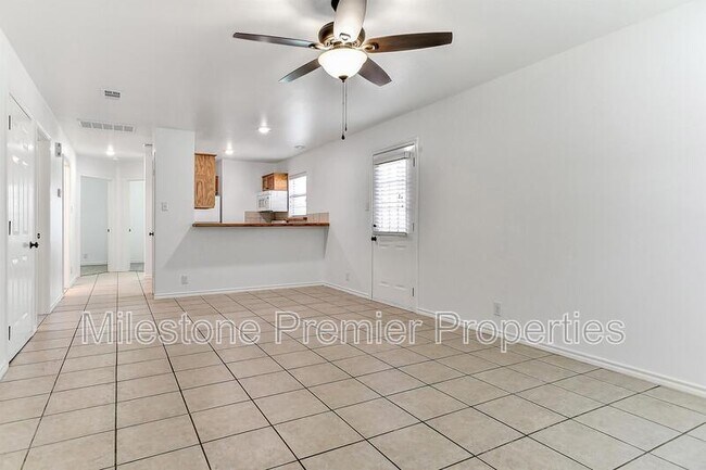 Primary Photo - 1018 W Coffin St