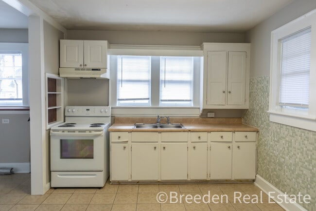 Building Photo - 215 Lenoir St