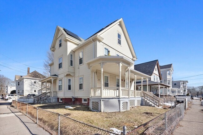 Building Photo - 21 John St