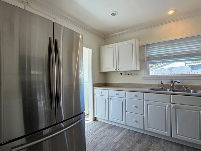 Building Photo - Carlsbad Home across from Holiday Park