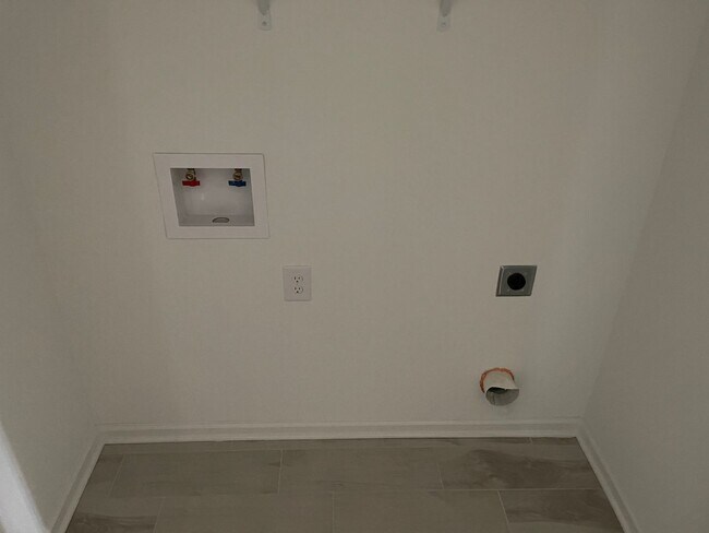 Building Photo - Townhome Available August 2026!