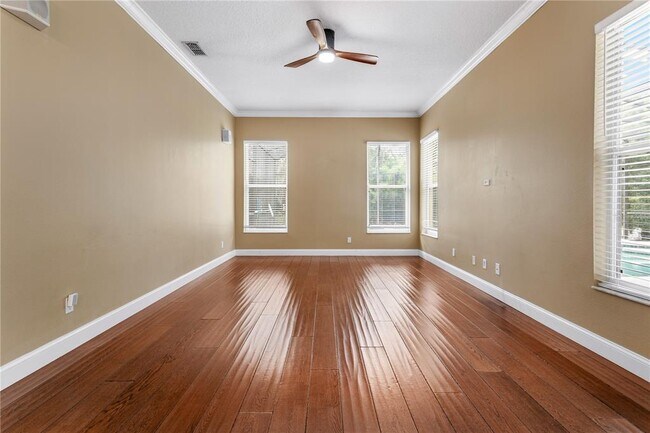 Building Photo - 1393 Stanfield Cove