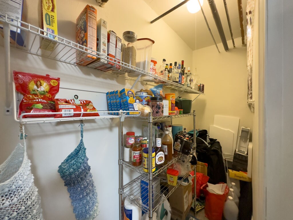 Building Photo - 325 Kedzie St