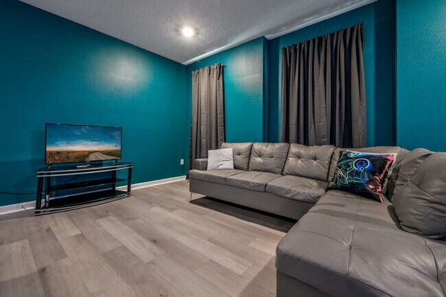 Building Photo - 4532 Target Blvd