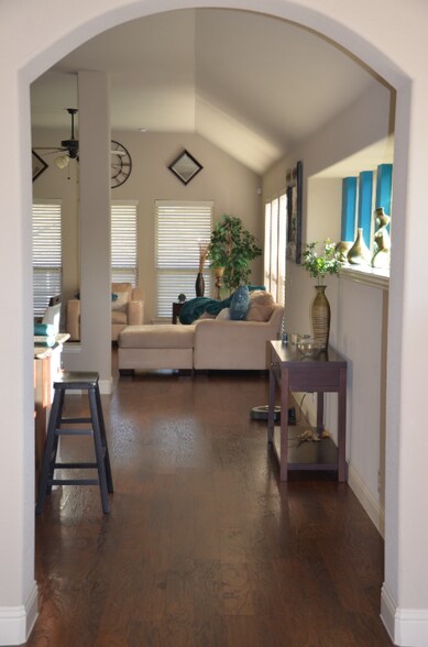 Building Photo - 1207 Star Grass Dr