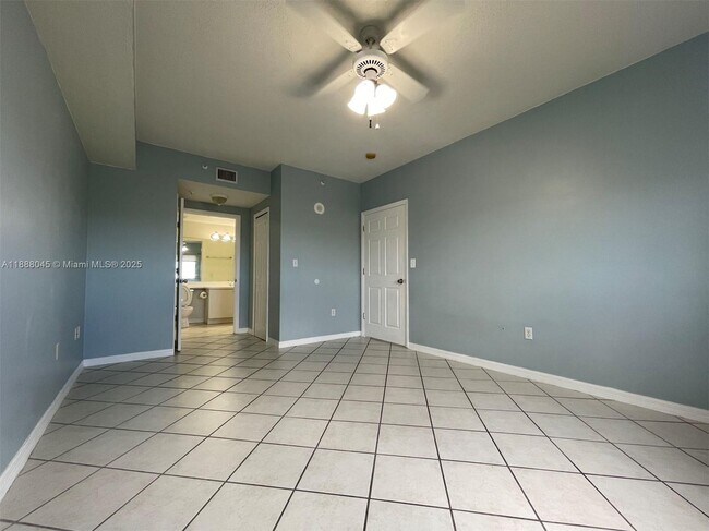 Building Photo - 3500 Coral Wy