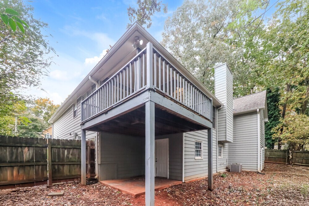 Building Photo - 37 White Oak Dr SE