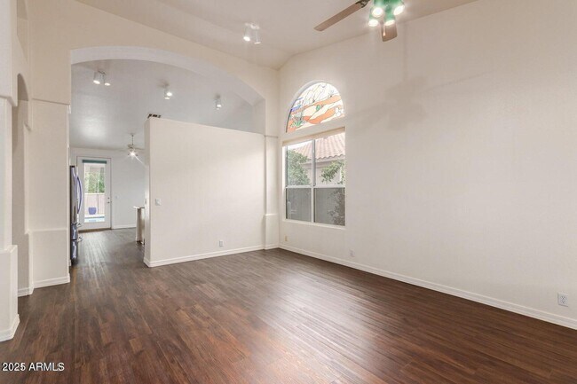 Building Photo - 6230 W Irma Ln