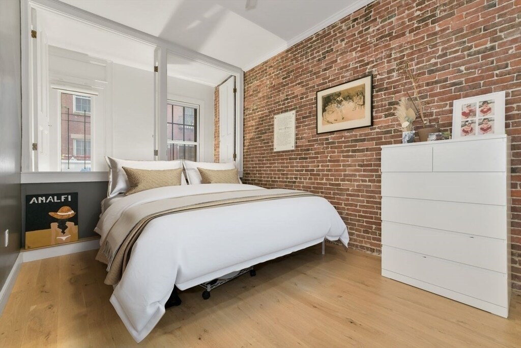 Building Photo - 93 Revere St