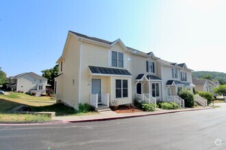 Building Photo - 869 Camelot Ln