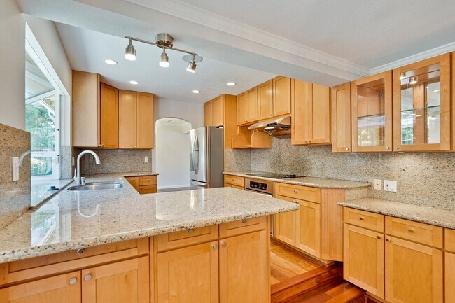 Building Photo - Spacious 3-Bed Almaden Valley Home with Bo...